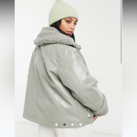 ASOS design curve faux leather jacket with teddy lining - Picture 2 of 12